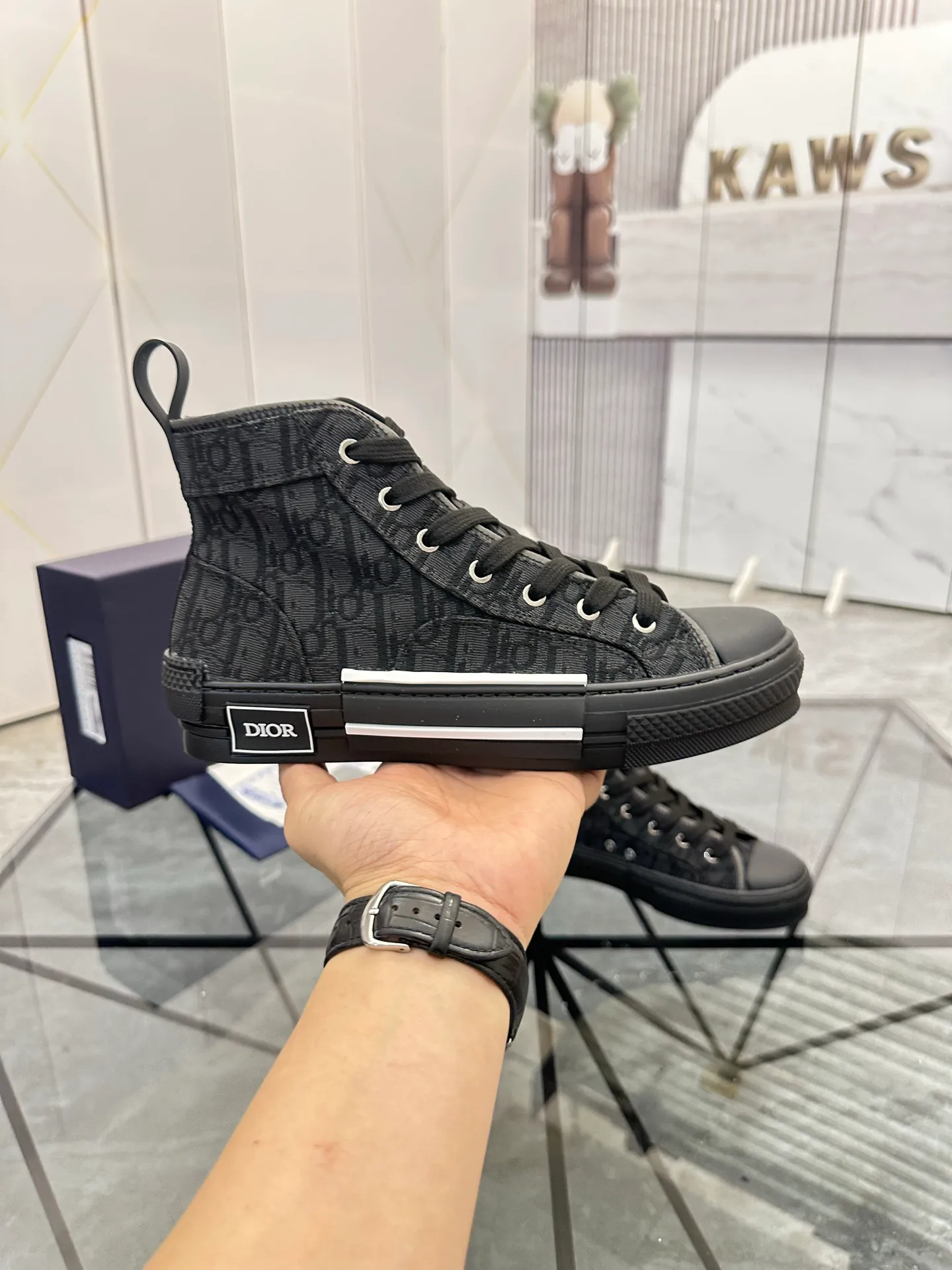 Selling men's shoes 💰: 💰P460¥ Product trademark: Dio* "Dior*" high-top casual shoes Regular size: 36-45 (can be customized to 46) Couple style B23 Product materials: Upper imported original fabric, breathable lining, original outsole. No.: 007